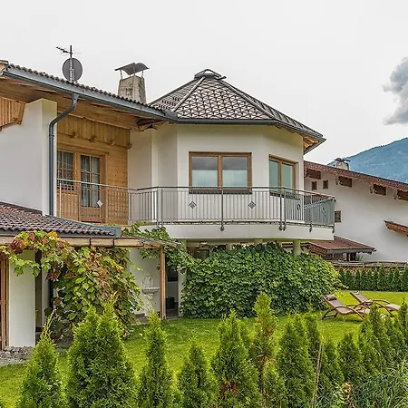 Sportchalet Zillertal Chalet *